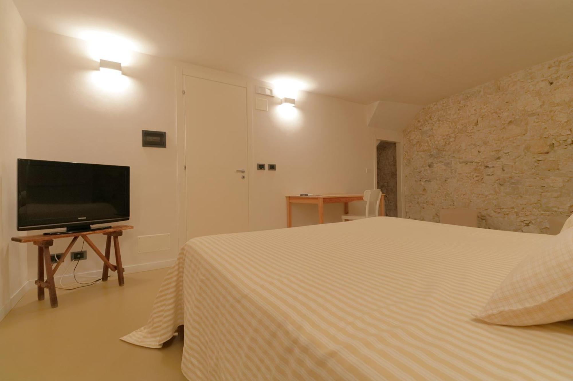 Bed and Breakfast Al Postale 17 Ериче Екстер'єр фото